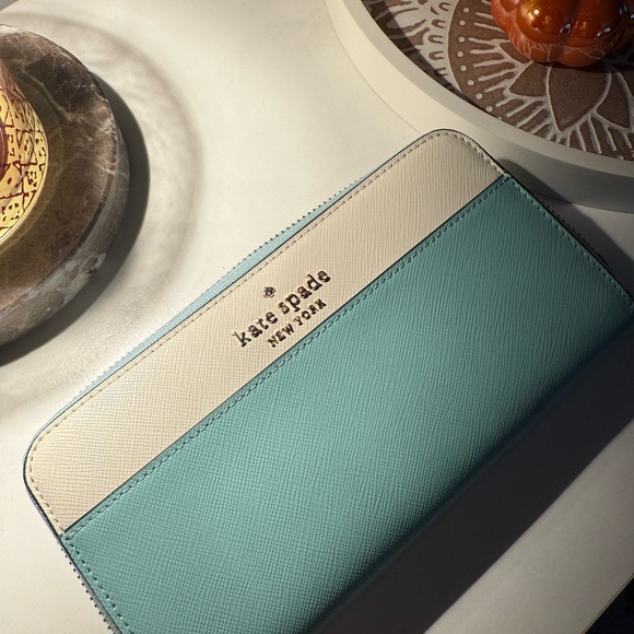 Kate Spade Aqua and White Wallet - Picture 1 of 2